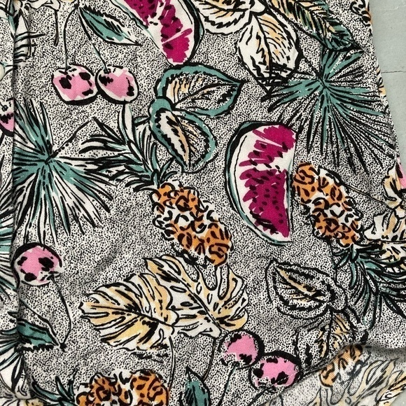 LORD & Taylor Francie graphic tropical Hawaiian print button down top - Picture 4 of 7